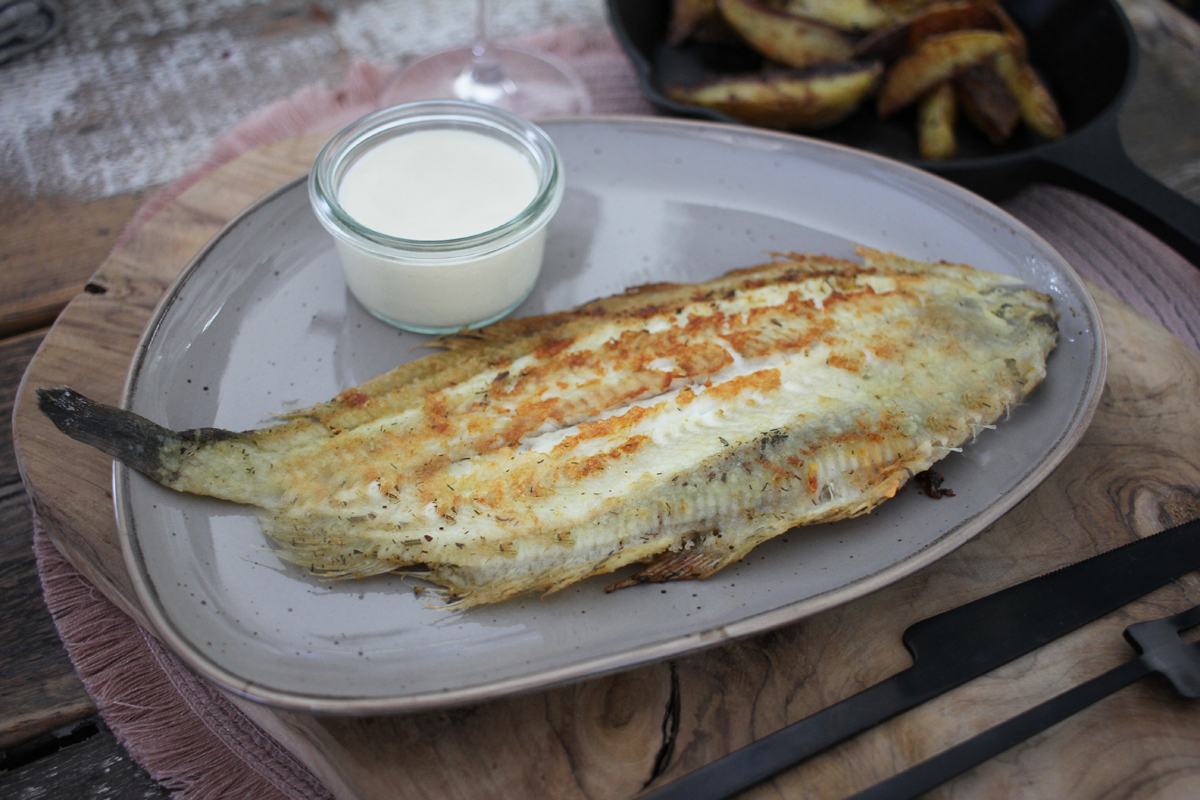 Seezunge mit Ofenkartoffeln und Kräuterquark | send-a-fish.de | Fisch ...