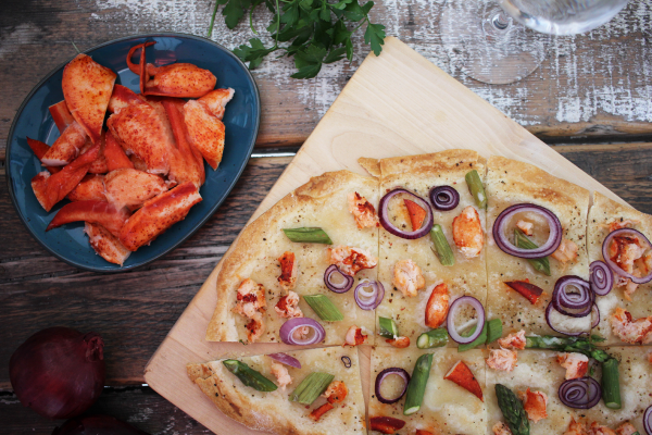 Kanada-Hummerfleisch-Flammkuchen-Rezept-2LKrezCPNbD3yL